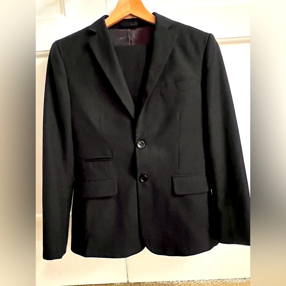 Isaac Mizrahi Boys suit, black size 14